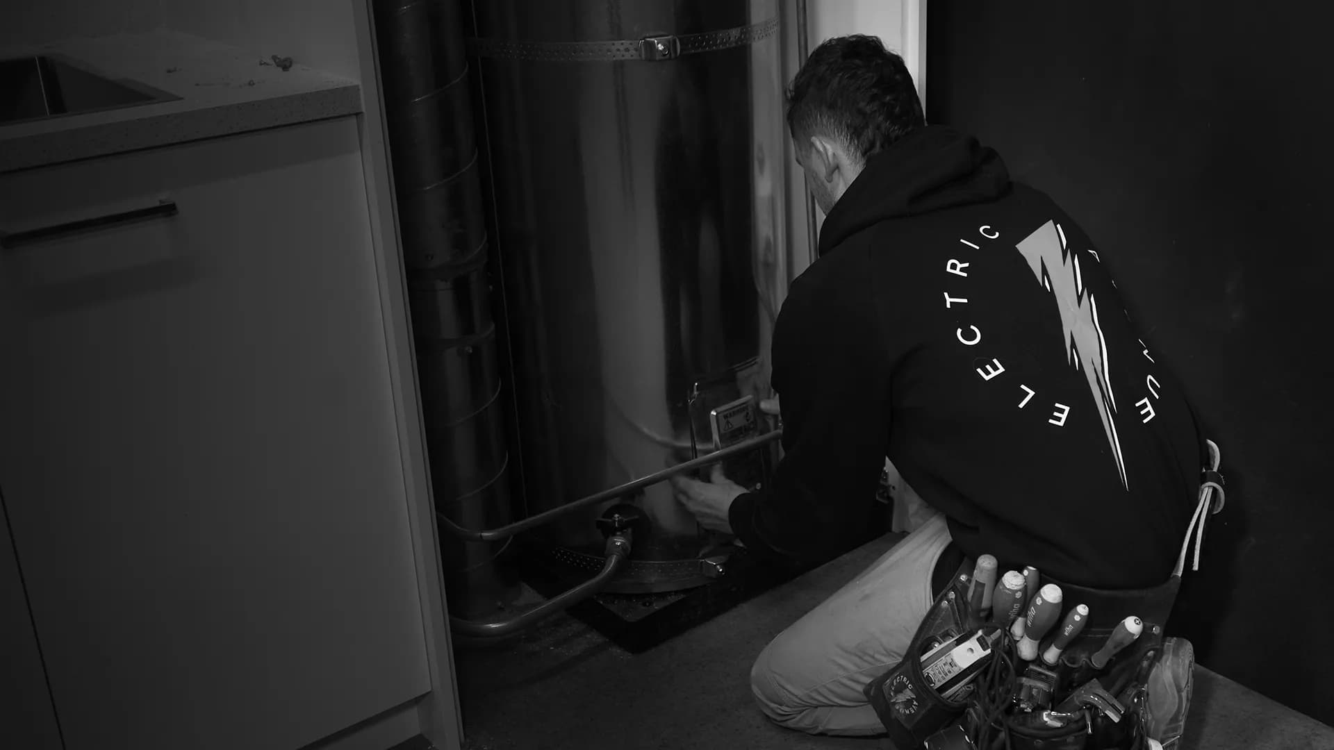 Electric Avenue residential electrician at work in a Tauranga home