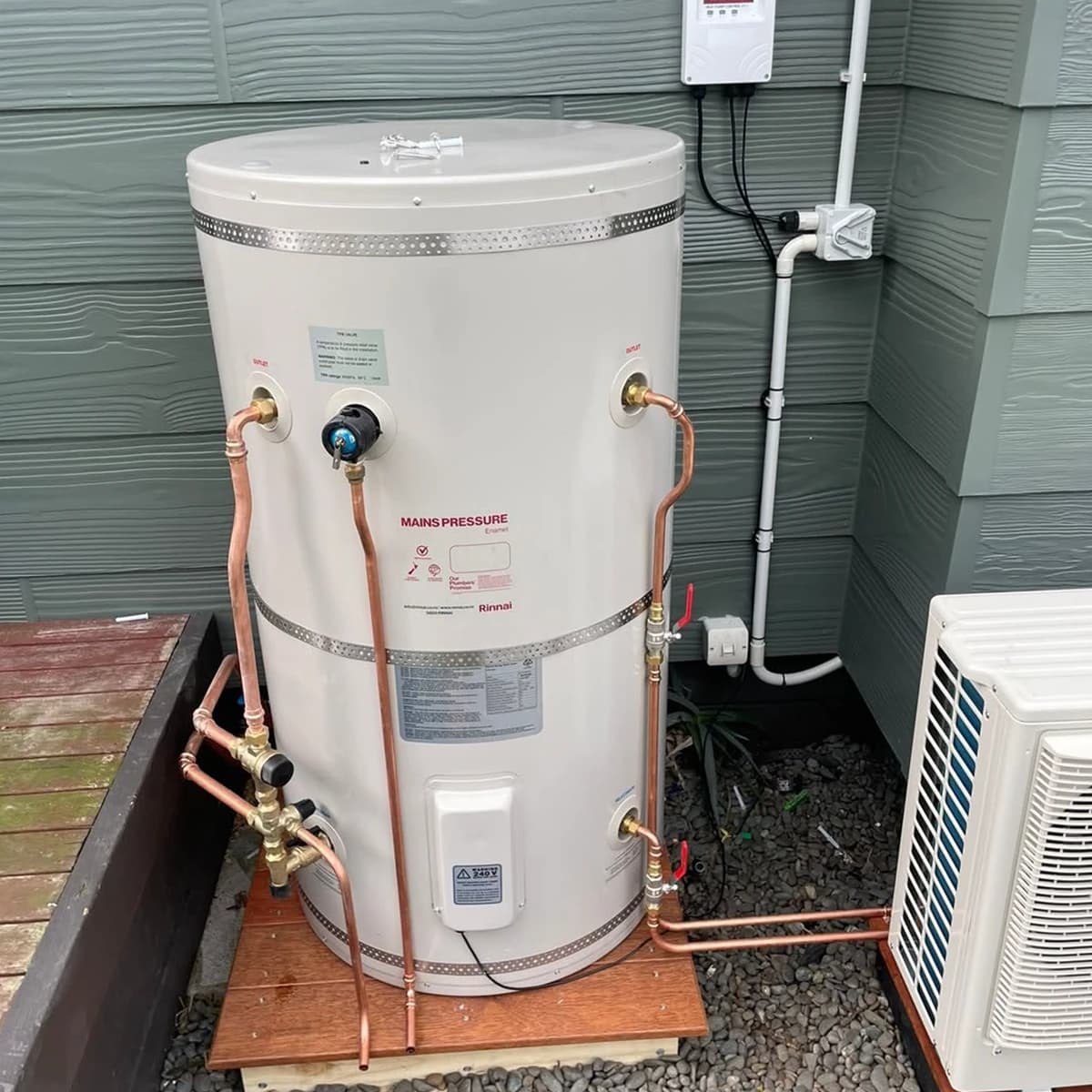 Hot water heat pump installation in Tauranga by Electric Avenue