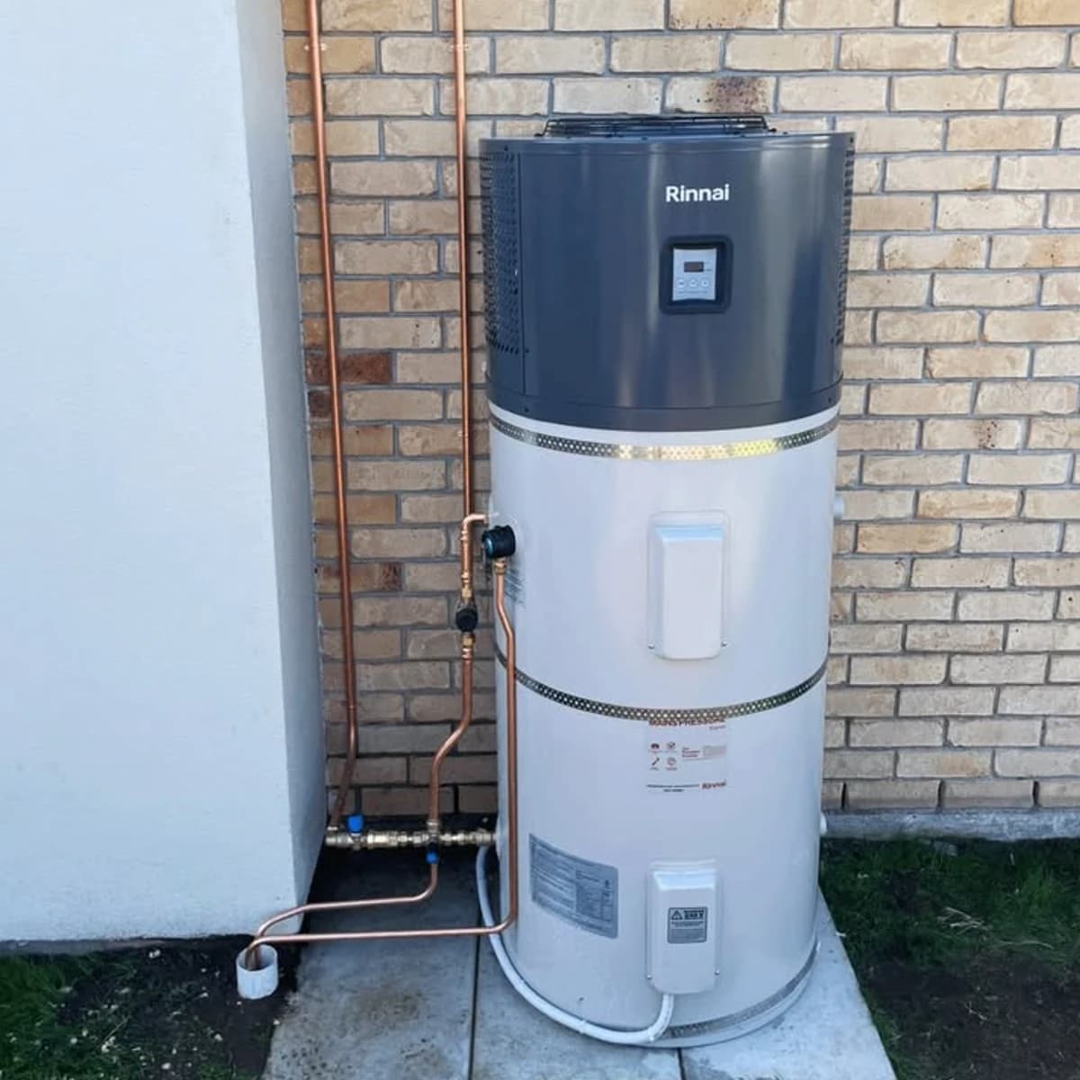 Hot water heat pump installation in Tauranga by Electric Avenue